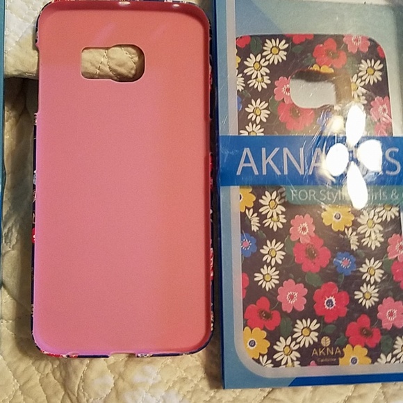 Akna floral design case - Picture 3 of 3